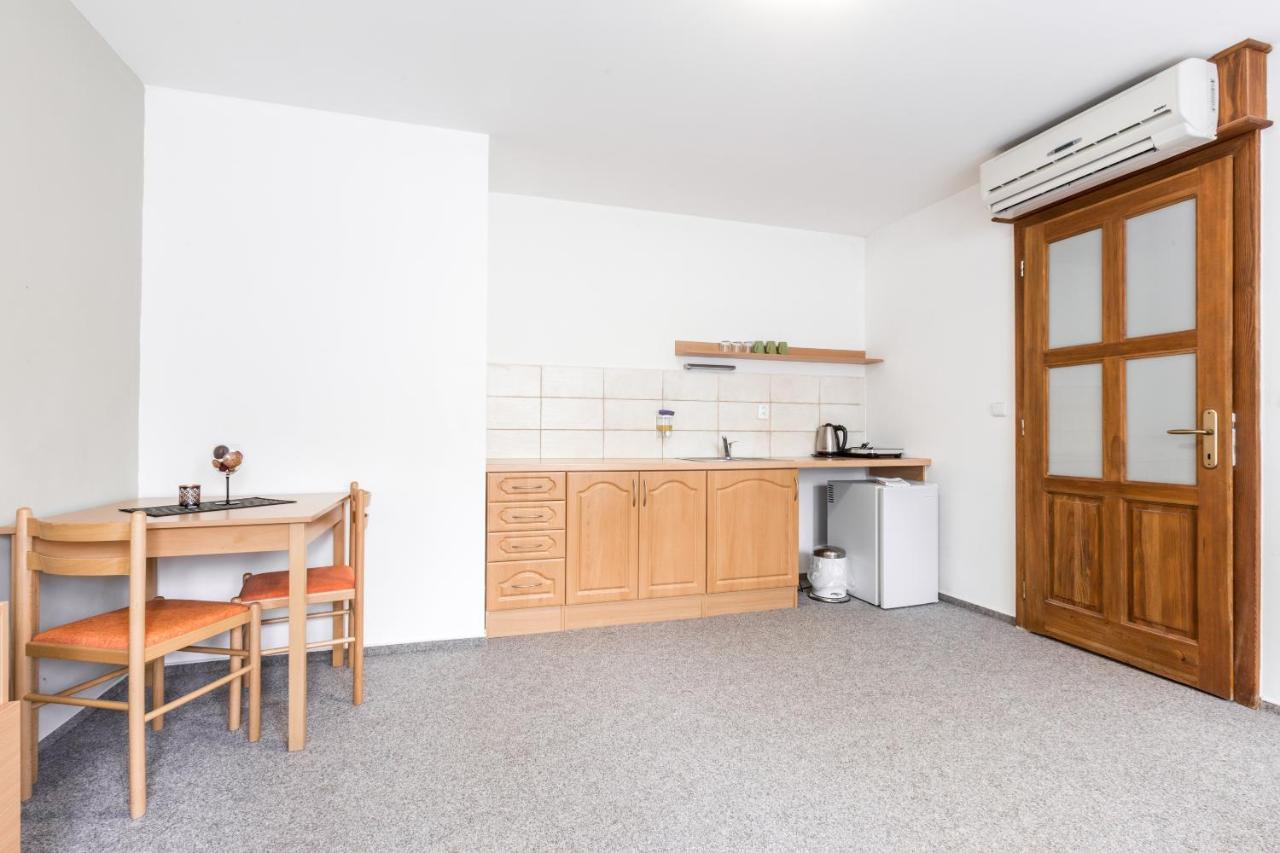 Pivovar A Penzion Grasel Cesky Rudolec Exterior photo